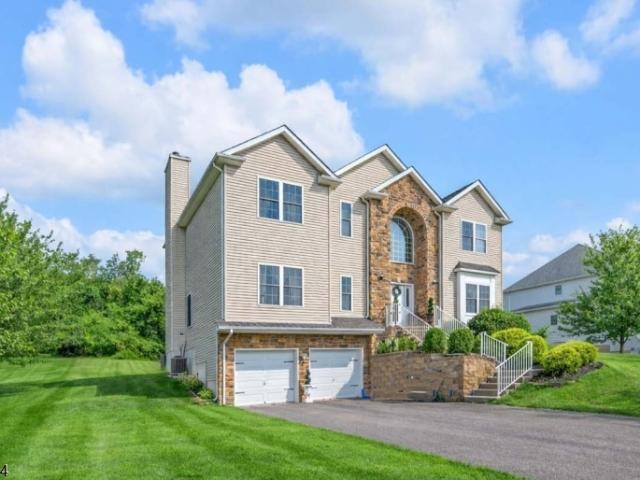 House for sale in Stewartsville, New Jersey