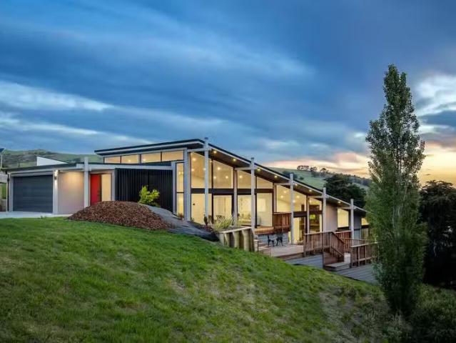 House for sale in Chaslands, Canterbury