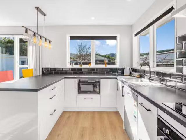 House for sale in Days Bay, Wellington