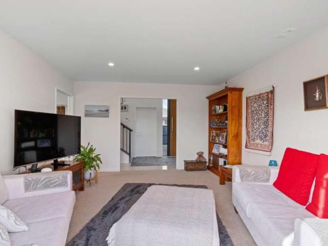 House for sale in Chaslands, Canterbury