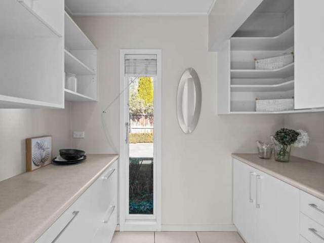 House for sale in Chaslands, Canterbury
