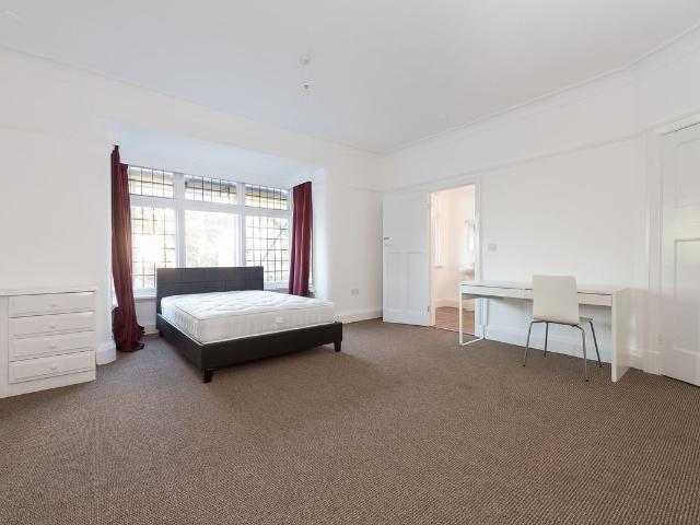Apartment for rent in Woodhouse, West Yorkshire