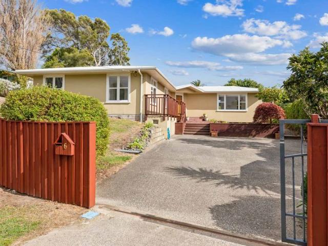House for sale in Waikanae Beach, Wellington