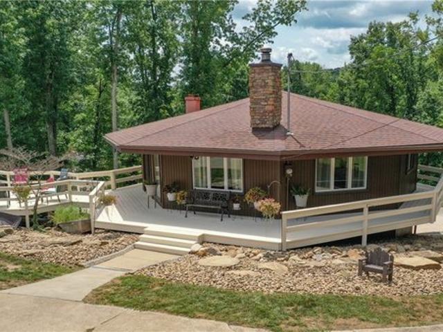 House for sale in Malvern, Ohio