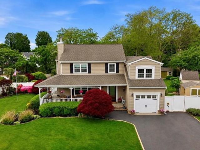 House for sale in Centereach, New York