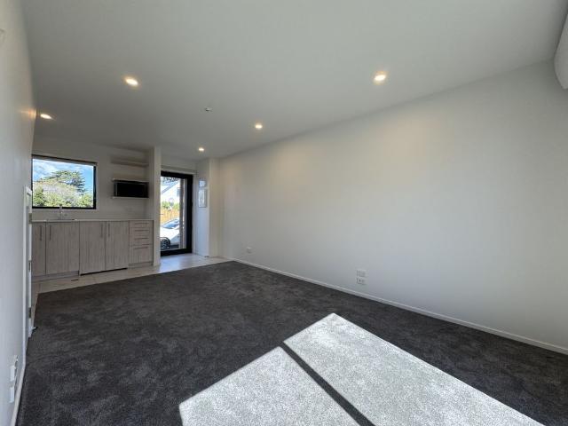 Townhouse for rent in Heathcote, Canterbury