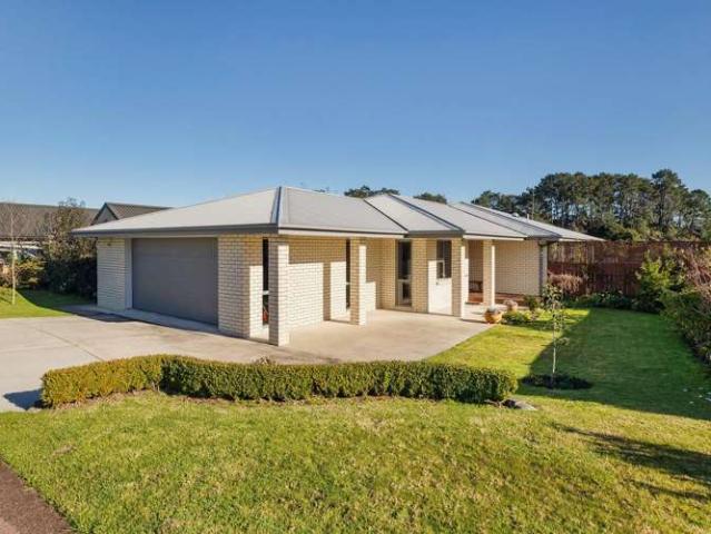 House for sale in Awhitu