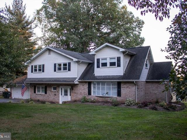House for sale in Leola, Upper Leacock Township