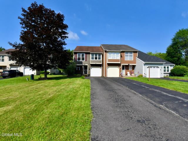 Townhouse for sale in Clifton Park