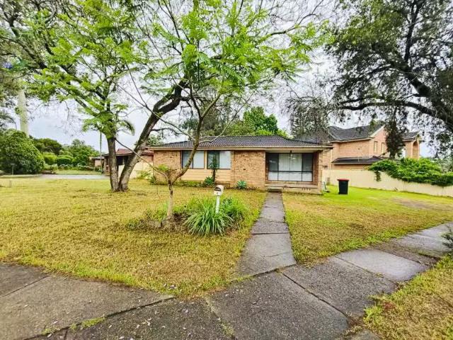 House for rent in Acacia Gardens