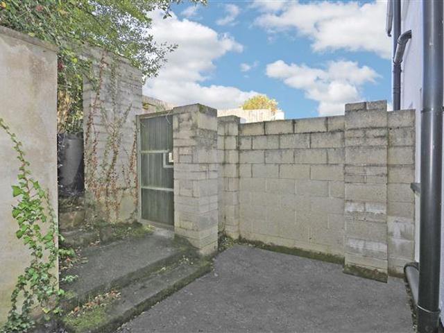 Terraced House for sale in Newmarket on Fergus, County Clare
