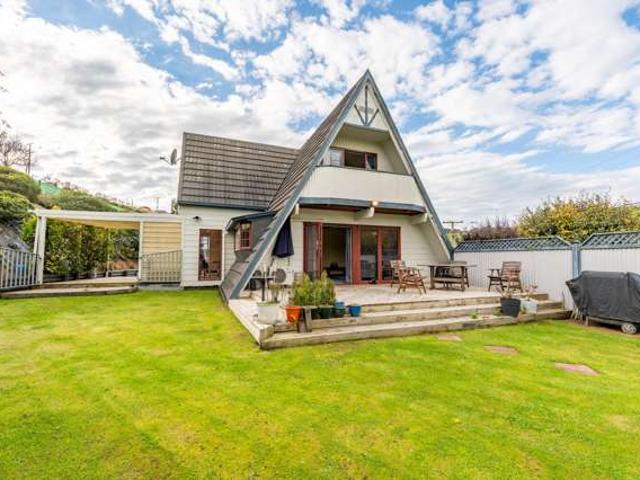 House for sale in Otakou