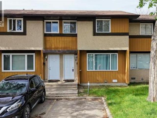 Townhouse for sale in Glencairn Village, Regina
