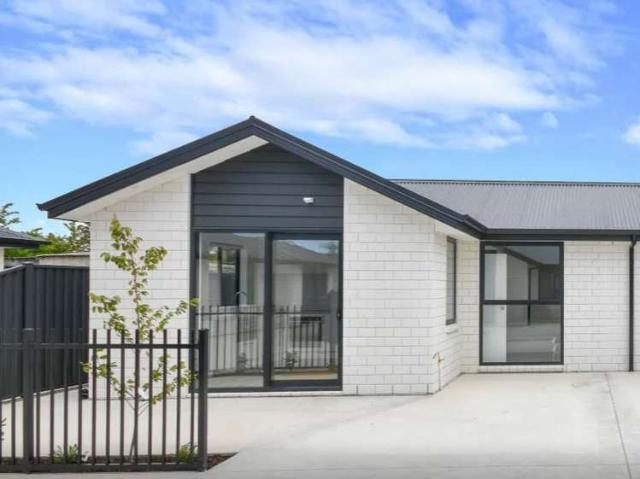 Townhouse for rent in Otakou