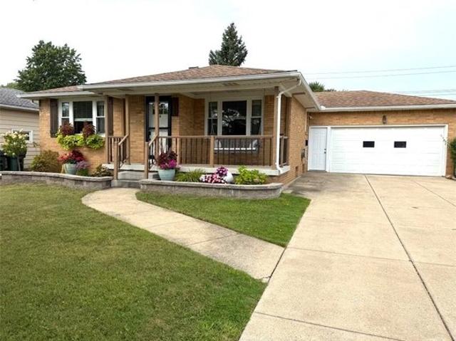 House for sale in Bowmansville, New York