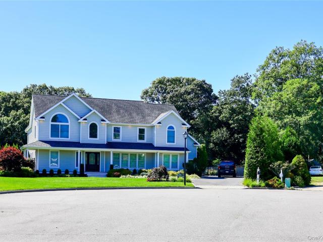 House for sale in East Moriches, Town of Brookhaven