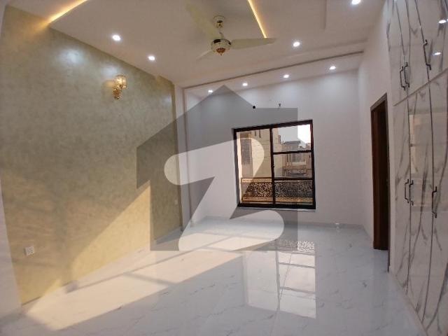 House for sale in Faisalabad, Islamabad Capital Territory