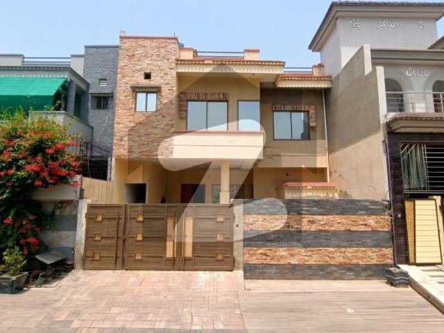 House for sale in Faisalabad, Islamabad Capital Territory