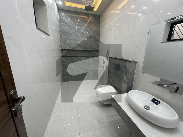 House for sale in Faisalabad, Islamabad Capital Territory
