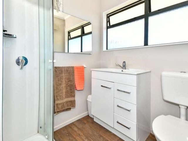House for sale in Kingseat