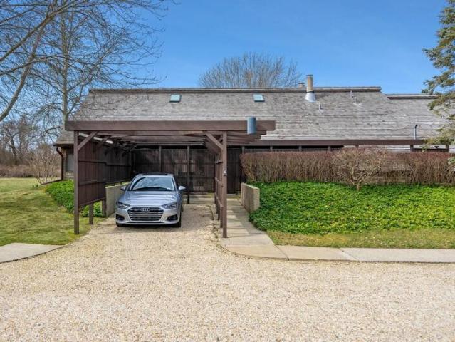 Condo for rent in East Hampton