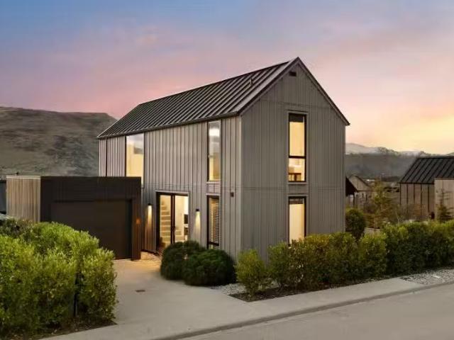 House for sale in Otakou