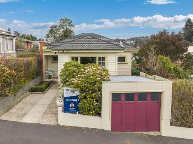 House for sale in Otakou