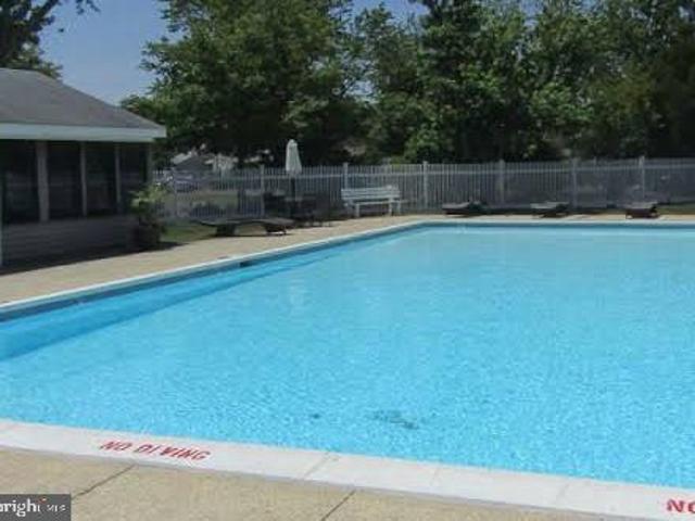 Townhouse for sale in Barnegat, New Jersey