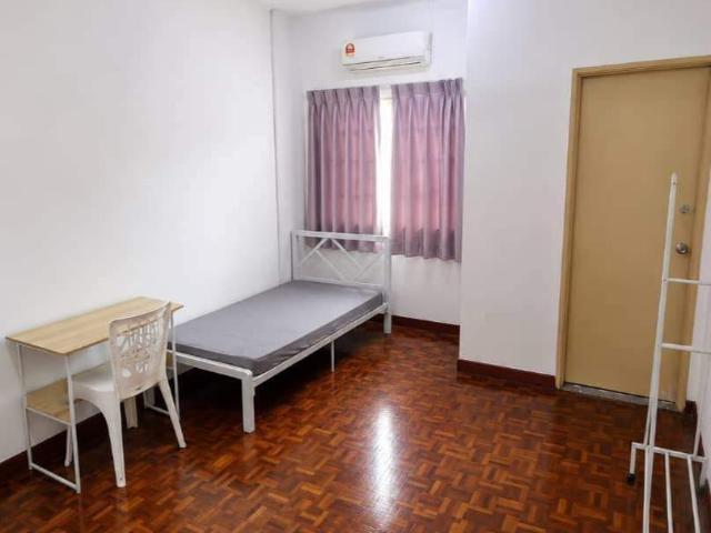 Room for rent in Alam Impian, Selangor