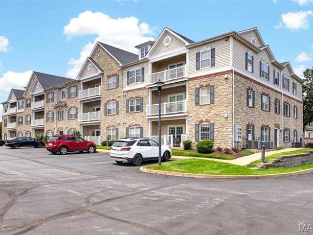Condo for sale in Chesterfield, Missouri