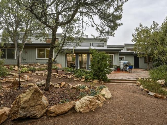 House for sale in Cedar Crest, New Mexico