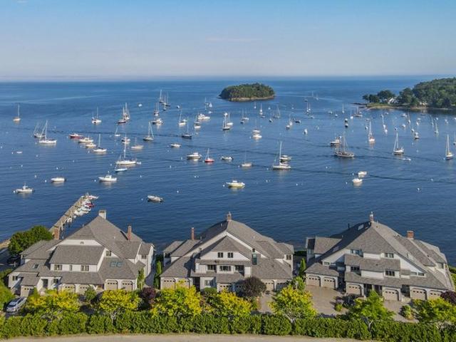 Townhouse for sale in Camden, Maine