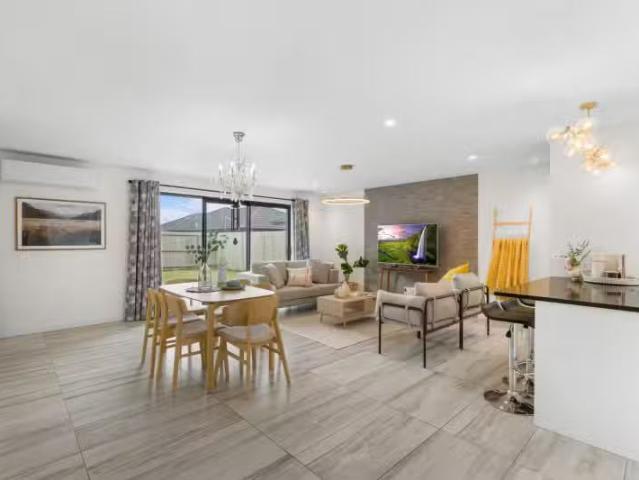 House for sale in Chaslands, Canterbury