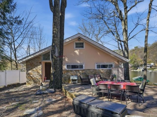 House for sale in Glasser, New Jersey