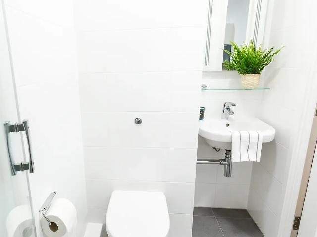 Studio for rent in Barracks, Canterbury