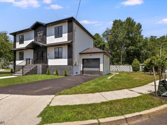 House for sale in Rochelle Park, New Jersey
