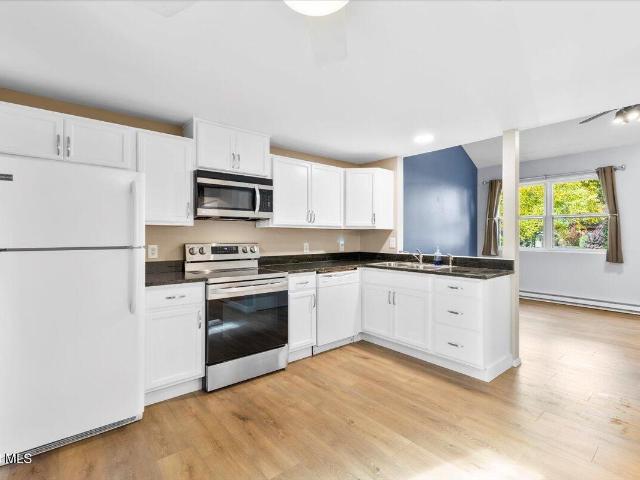 Townhouse for sale in Malta, New York