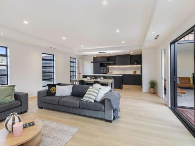 House for sale in Chaslands, Canterbury
