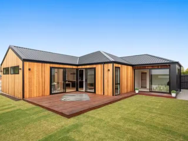 House for sale in Chaslands, Canterbury