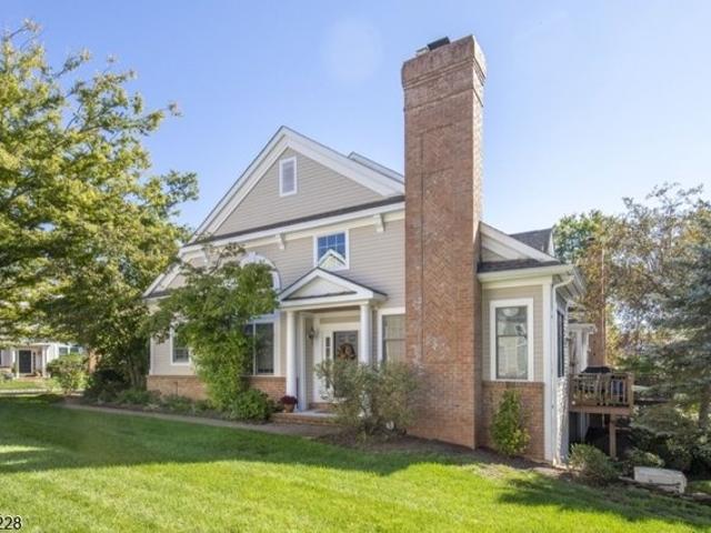 Townhouse for sale in Far Hills, New Jersey