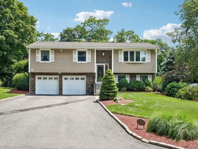 House for sale in Baldwin Place, New York