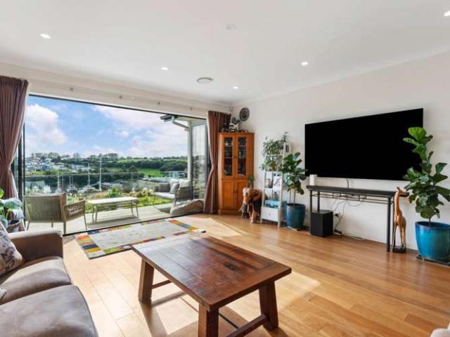 House for sale in Whangaparaoa