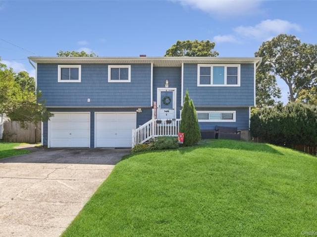 House for sale in Centereach, New York