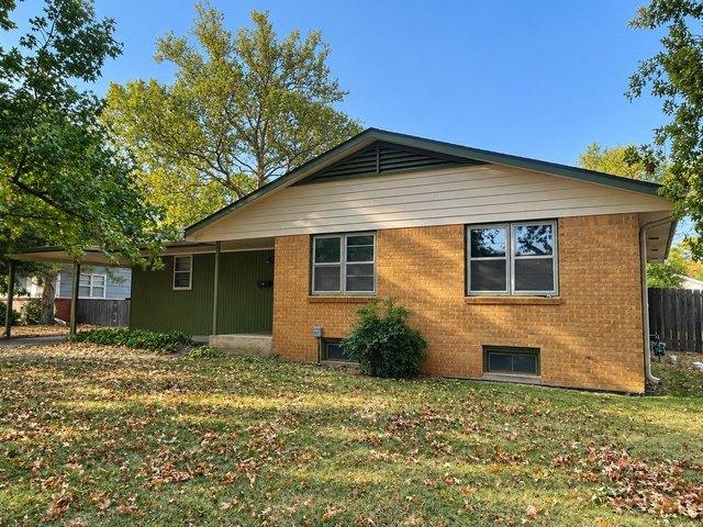 House for sale in Winfield, Cowley County
