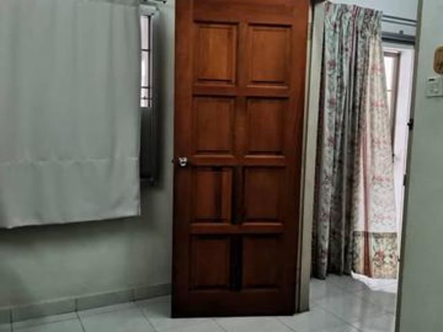 Terraced House for sale in Malaka