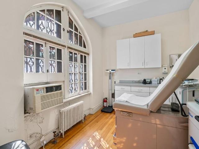 Apartment for sale in Arverne, New York