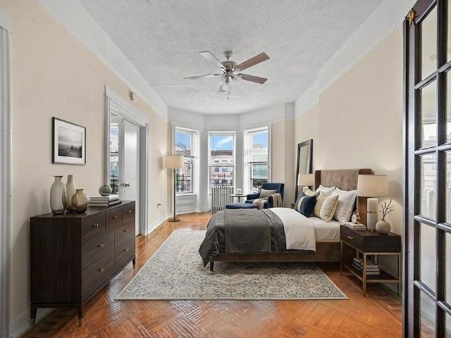 Detached House for rent in Arverne, New York