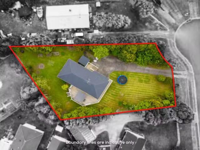 House for sale in Awhitu