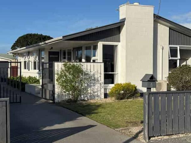House for rent in Chaslands, Canterbury