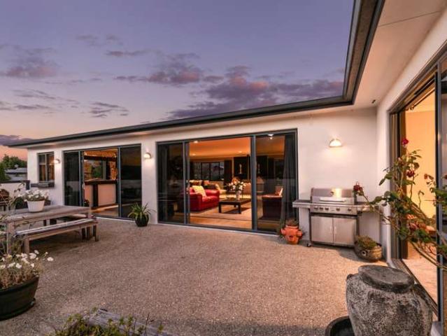 House for sale in Otakou